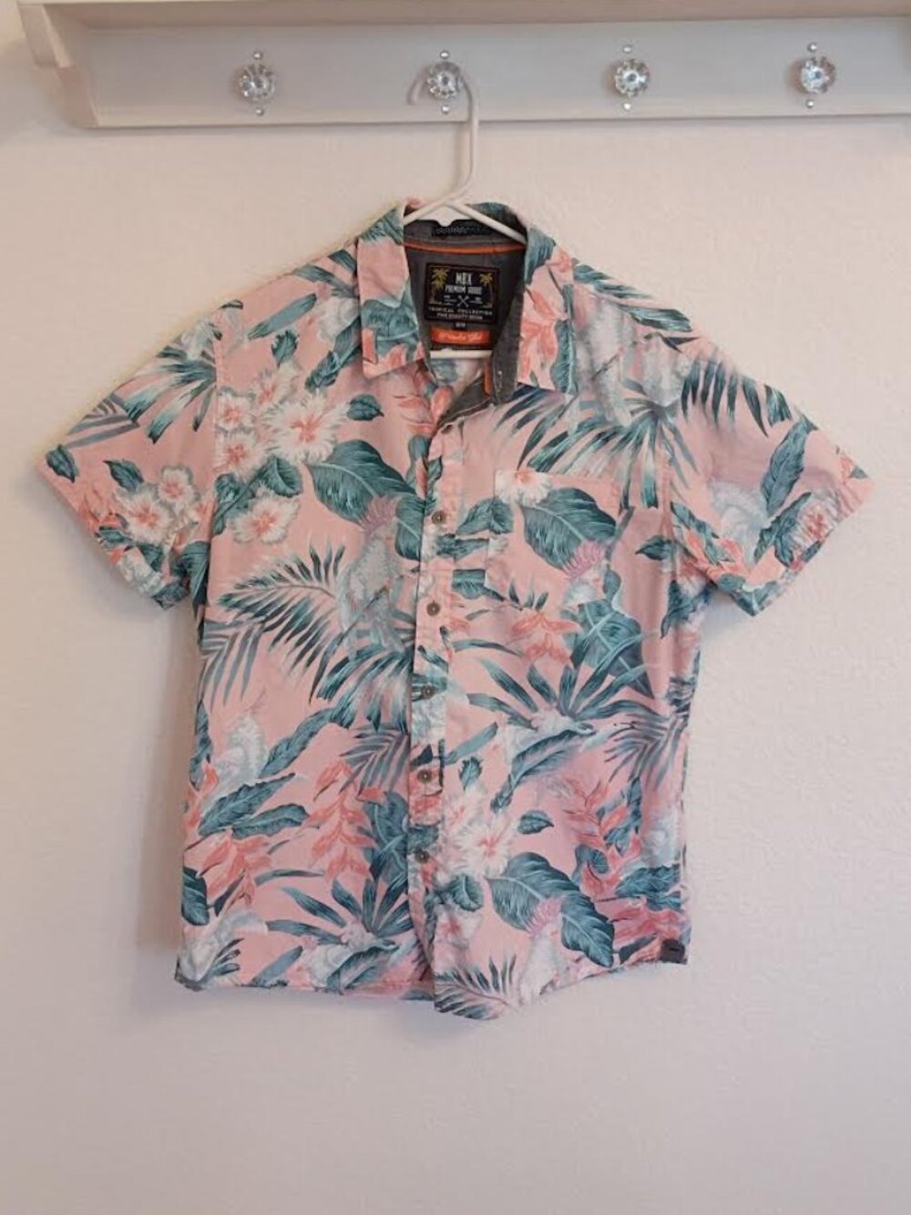 MBX PREMIUM GOODS TROPICAL COLLECTION MEN'S SHIRT PINK BIRDS LEAVES SIZE MEDIUM